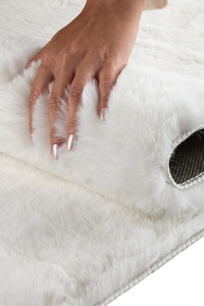 Luka Tavşan Post Beyaz Yumuşak Tüylü Kaymaz Tabanlı Ekstra Yumuşak Dokulu Halı