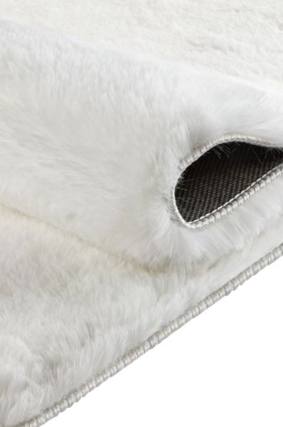 Luka Tavşan Post Beyaz Yumuşak Tüylü Kaymaz Tabanlı Ekstra Yumuşak Dokulu Halı