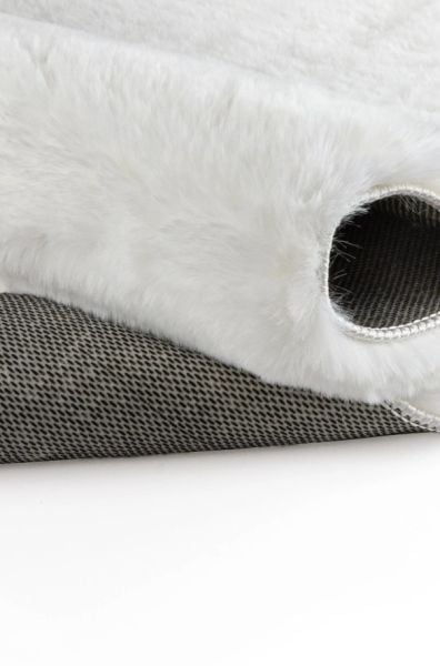 Luka Tavşan Post Beyaz Yumuşak Tüylü Kaymaz Tabanlı Ekstra Yumuşak Dokulu Halı