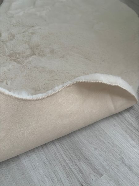 Tavşan Tüyü Kaymaz Tabanlı Krem Dikdörtgen Dekoratif Post Peluş Halı Yatak Odası Koridor Halısı 75x90cm