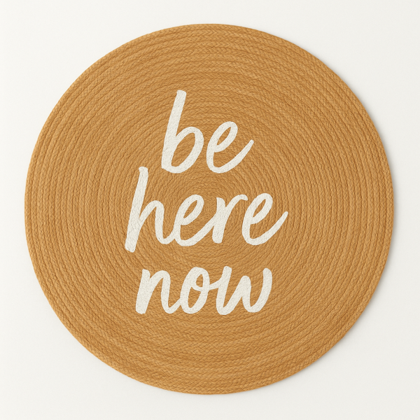 Snugh Yuvarlak Baskı Jüt Halı Makinede Yıkanabilir Çift Taraflı Doğal Jüt Be Here Now Bohem Jüt Kilim