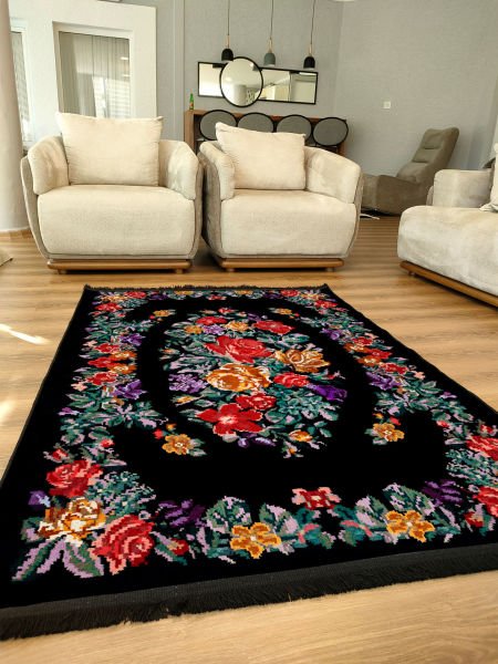 Drom Kaymaz Tabanlı Yıkanabilir Siyah Karabağ Çiçekli Modern Halı