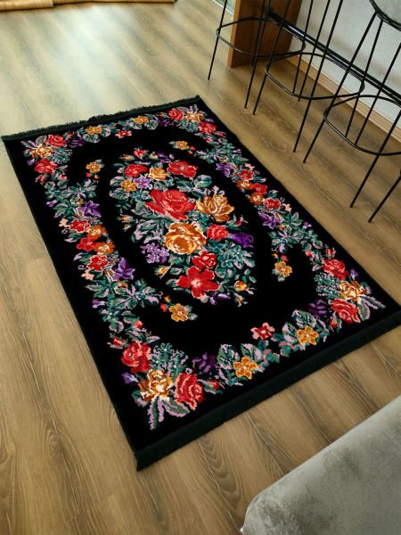 Drom Kaymaz Tabanlı Yıkanabilir Siyah Karabağ Çiçekli Modern Halı