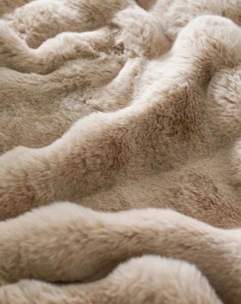 Ekstra Yumuşak Dokulu Bej Bubble Tavşan Tüyü Darcio Yuvarlak Post Peluş Halı