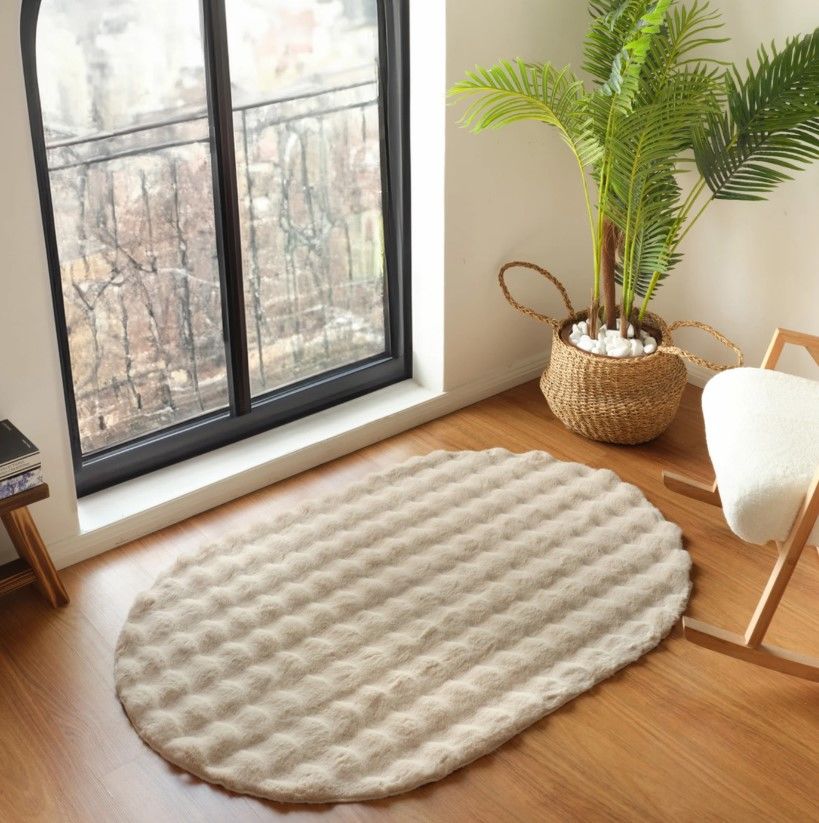 Ekstra Yumuşak Dokulu Bej Bubble Tavşan Tüyü Darcio Oval Post Peluş Halı