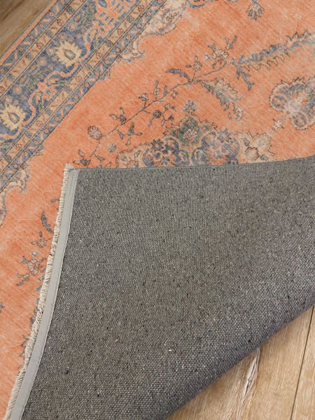 Drom Kaymaz Tabanlı Yıkanabilir Eskitme Desenli Salon Halısı