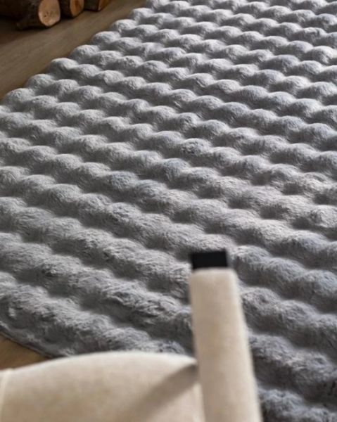 Ekstra Yumuşak Dokulu Gri Bubble Tavşan Tüyü Darcio Dikdörtgen Post Peluş Halı