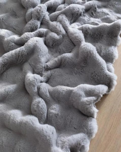 Ekstra Yumuşak Dokulu Gri Bubble Tavşan Tüyü Darcio Dikdörtgen Post Peluş Halı