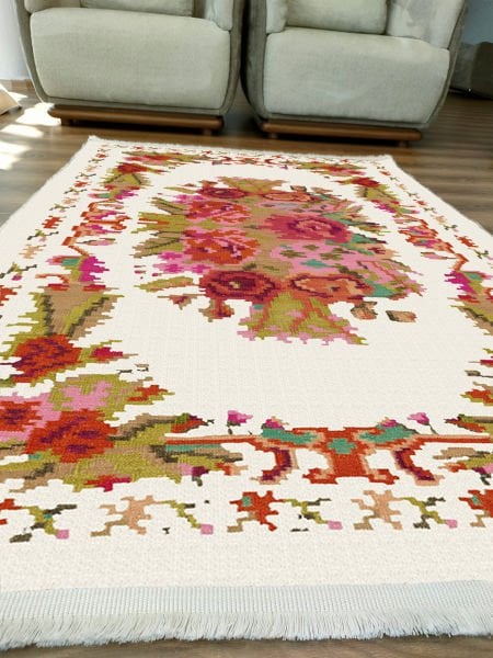 Drom Kaymaz Tabanlı Yıkanabilir Beyaz Karabağ Çiçekli Klasik Halı