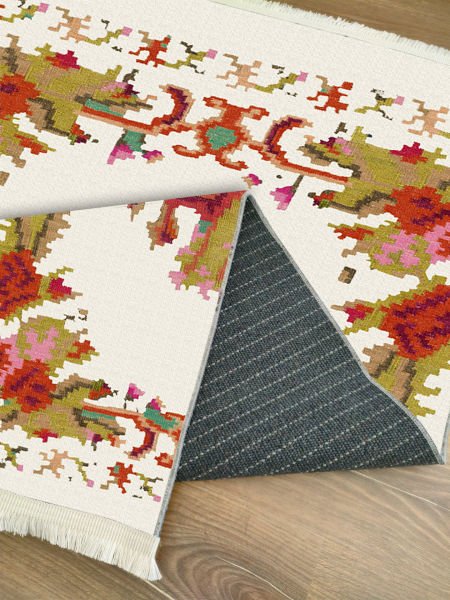 Drom Kaymaz Tabanlı Yıkanabilir Beyaz Karabağ Çiçekli Klasik Halı