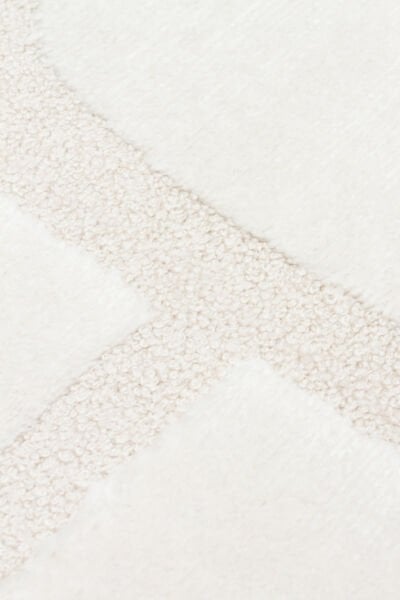 Eko Halı Adel ADL 04 Cream Yüksek Alçak Oymalı Dokuya Sahip Özel Yumuşak Tuşeli Modern Hav Vermeyen Sıkı Dokuma Makine Halısı