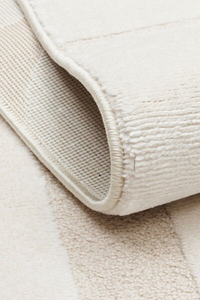 Eko Halı Adel ADL 04 Cream Yüksek Alçak Oymalı Dokuya Sahip Özel Yumuşak Tuşeli Modern Hav Vermeyen Sıkı Dokuma Makine Halısı