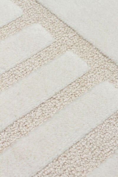 Eko Halı Adel ADL 02 Cream Yüksek Alçak Oymalı Dokuya Sahip Özel Yumuşak Tuşeli Modern Hav Vermeyen Sıkı Dokuma Makine Halısı