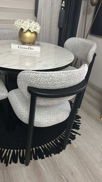 Milda 41 Siyah Püsküllü Jüt Hasırlı El Örgüsü Çift Taraflı Kilim Yuvarlak Jüt Halı 140x140