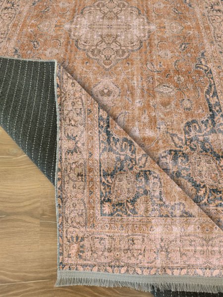 Drom Kaymaz Tabanlı Yıkanabilir Eskitme Desenli Salon Halısı