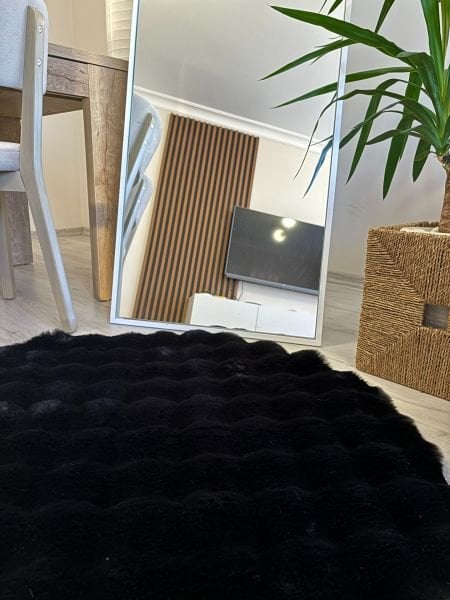 Ekstra Yumuşak Dokulu Siyah Bubble Tavşan Tüyü Darcio Yuvarlak Post Peluş Halı