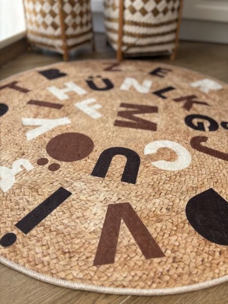 Yuvarlak Hasır Jüt Görünümlü Alfabe Kahve Kaymaz Taban Yıkanabilir Kilim