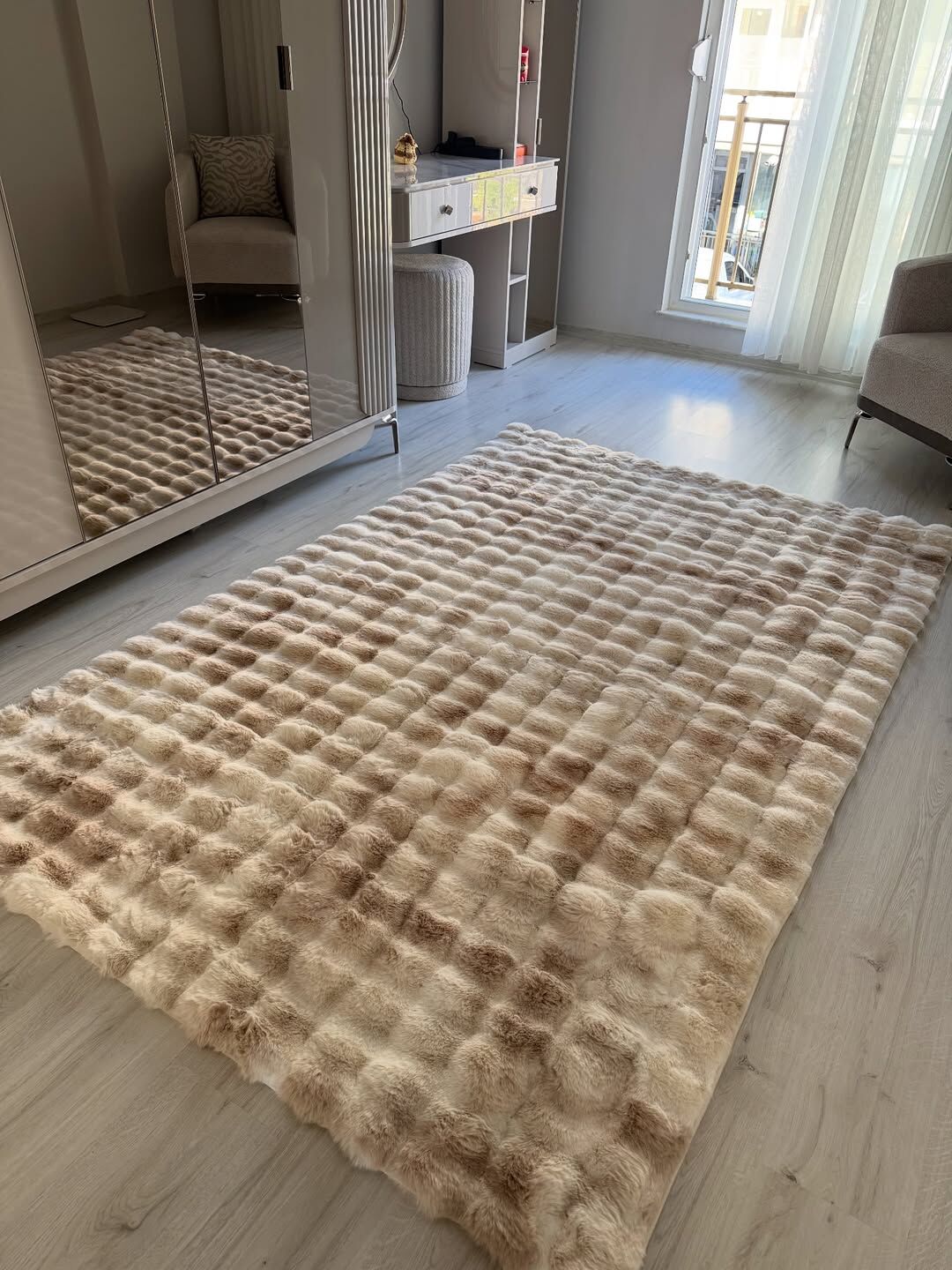 Ekstra Yumuşak Dokulu Kahve Krem Bubble Tavşan Tüyü Darcio Dikdörtgen Post Peluş Halı