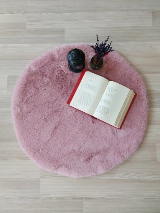 Ekstra Yumuşak Dokulu Pudra Pembe Bubble Tavşan Tüyü Darcio Yuvarlak Post Peluş Halı