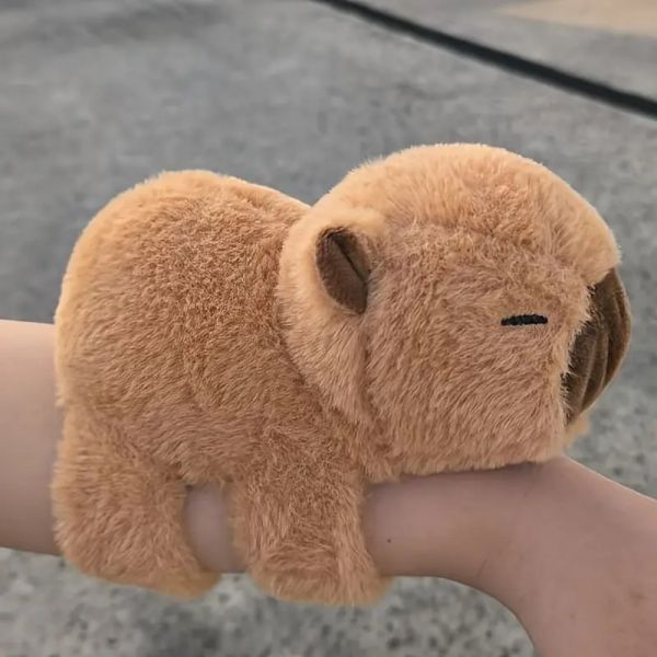 Sevimli Kapibara Peluş Bileklik Hediyelik Bileklik Capybara Kahverengi Peluş 16cm Oyuncak