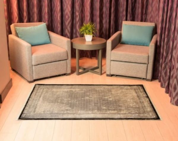 Halımax Dara 195 Yıkanabilir Kaymaz Dokuma Tabanlı Siyah Çerçeveli Gri Modern Halı 160x230