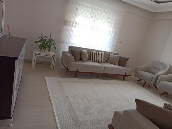 Seyran Vista 5111 Bej Salon Halısı Yolluk Yumuşak Tuşeli Modern Dokuma Makine Halısı