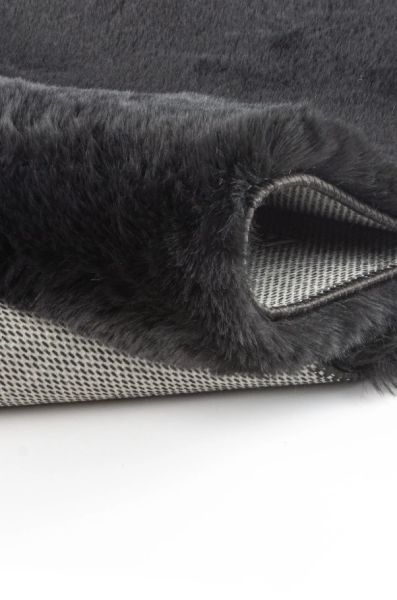 Luka Tavşan Post Siyah Yumuşak Tüylü Kaymaz Tabanlı Ekstra Yumuşak Dokulu Halı