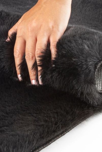 Luka Tavşan Post Siyah Yumuşak Tüylü Kaymaz Tabanlı Ekstra Yumuşak Dokulu Halı